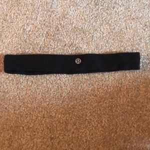 Black lululemon headband